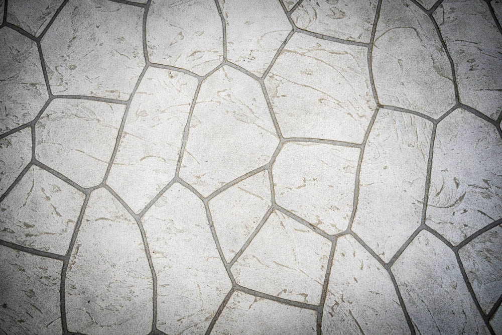 Tuscan Palos Verdes flagstone pattern in multiple colors throughout the park
