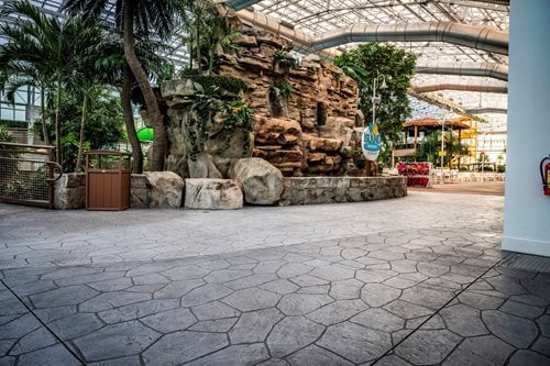 Island Waterpark Entry, Custom Concrete Overlay
Splash Pads & Waterparks
Sundek
