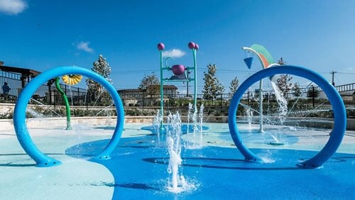 Waterparks
Splash Pads & Waterparks
Sundek
