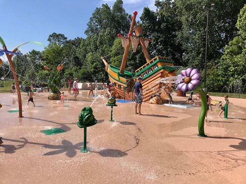 White House Sunsplash, Mojave Sand, Splash Pad
Splash Pads & Waterparks
Sundek
