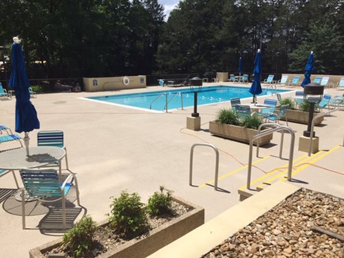 Hathaway Towers (richmond Va) Elevated Pool Deck Over Parking Garage
SunLastic
Sundek
