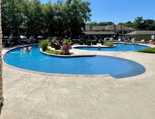Resort Pool, Sunplay Safety Surfacing, Lush Landscaping
SunPlay
Sundek
