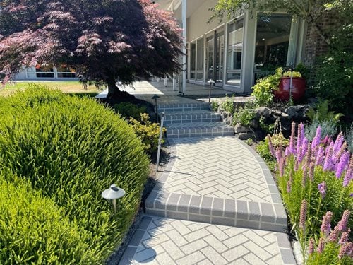 Herringbone Soldier Course (pewter _ Smoke Grey)
Walkways & Stairs 
Sundek
