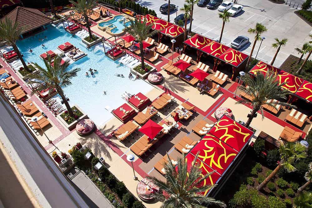 Golden Nugget Biloxi - Hotel Pool Deck with Classic Texture